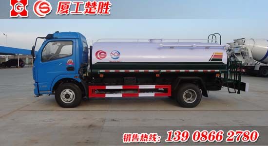 楚胜牌CSC5081GSS4型多利卡洒水车