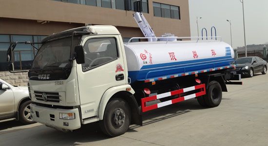 楚胜牌CSC5082GXE4型多利卡吸粪车