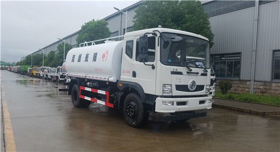 东风T3洒水车(10吨--15吨)