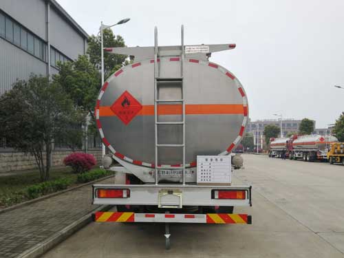 东风天龙29.7方铝合金运油车