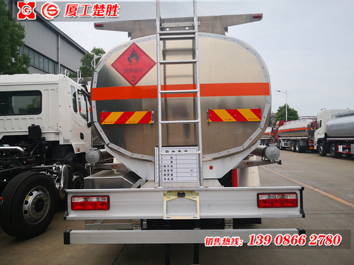 多利卡D9汽油14.3方,柴油16.2方铝合金运油车