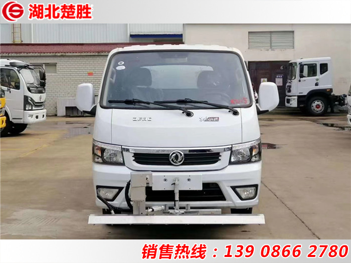 东风途逸路面养护车