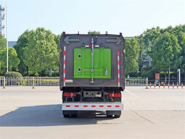 重汽豪沃洗扫车(深度保洁车)