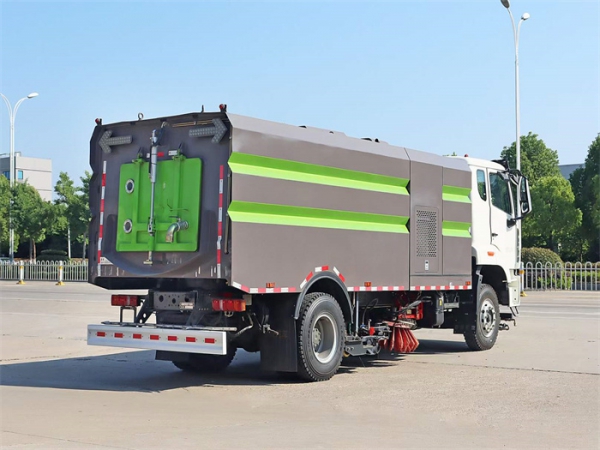 重汽豪沃洗扫车(深度保洁车)