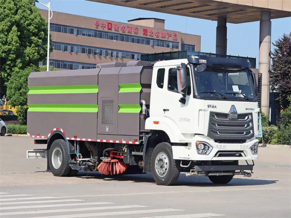 重汽豪沃洗扫车(深度保洁车)