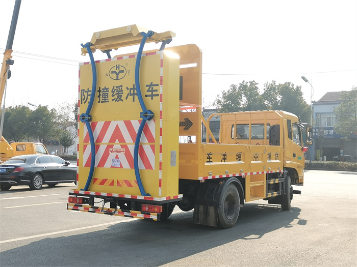东风K6防撞缓冲车