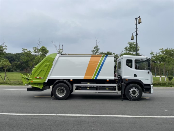 东风D9纯电动压缩垃圾车