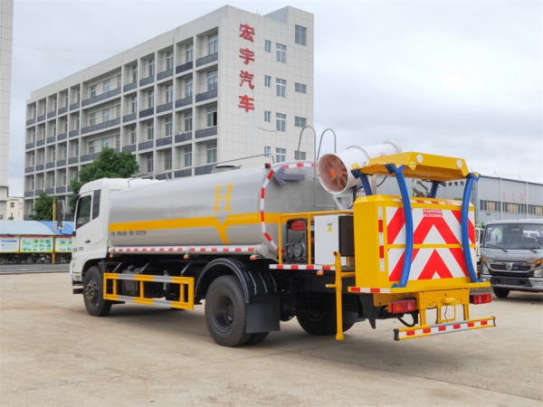 东风天锦防撞缓冲车