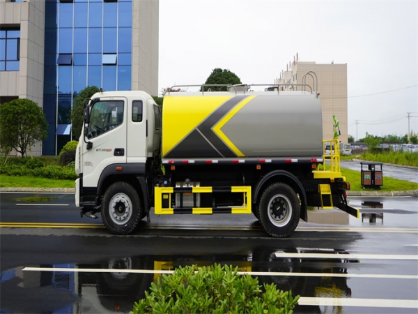 12方福田时代ES7洒水车(绿化喷洒车)