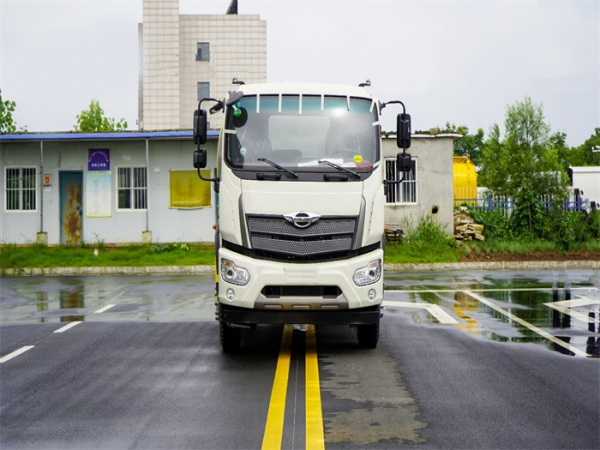 12方福田时代ES7洒水车(绿化喷洒车)