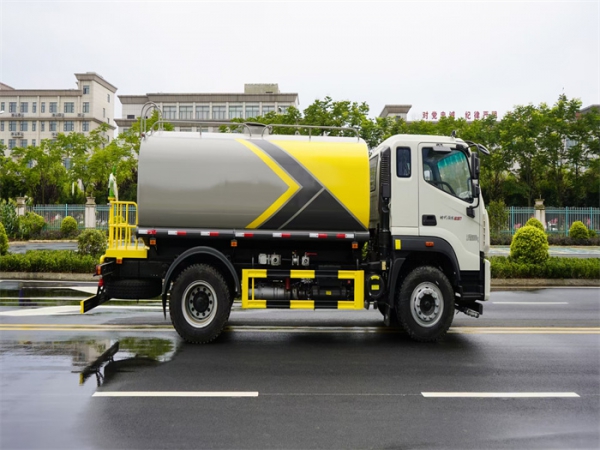 12方福田时代ES7洒水车(绿化喷洒车)