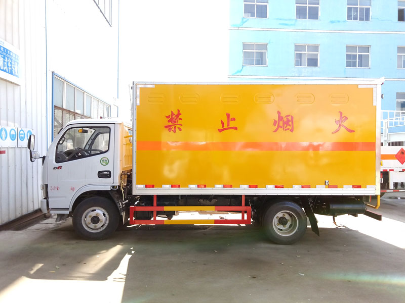 东风(蓝牌)爆破器材车