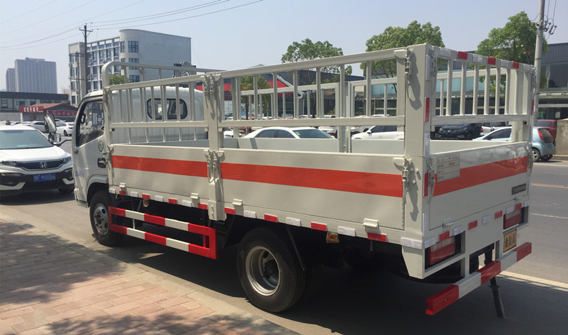 东风多利卡4.1米(蓝牌)气瓶车