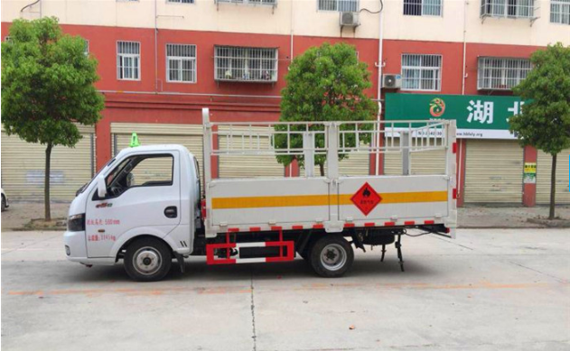 东风途逸3米2(蓝牌)气瓶车